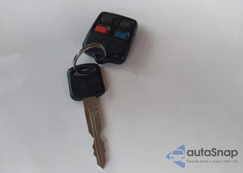 2005 Ford F-250 Lariat/Xl/Xlt z USA, uszkodzony, nr VIN 1FTSW21P05EB37660